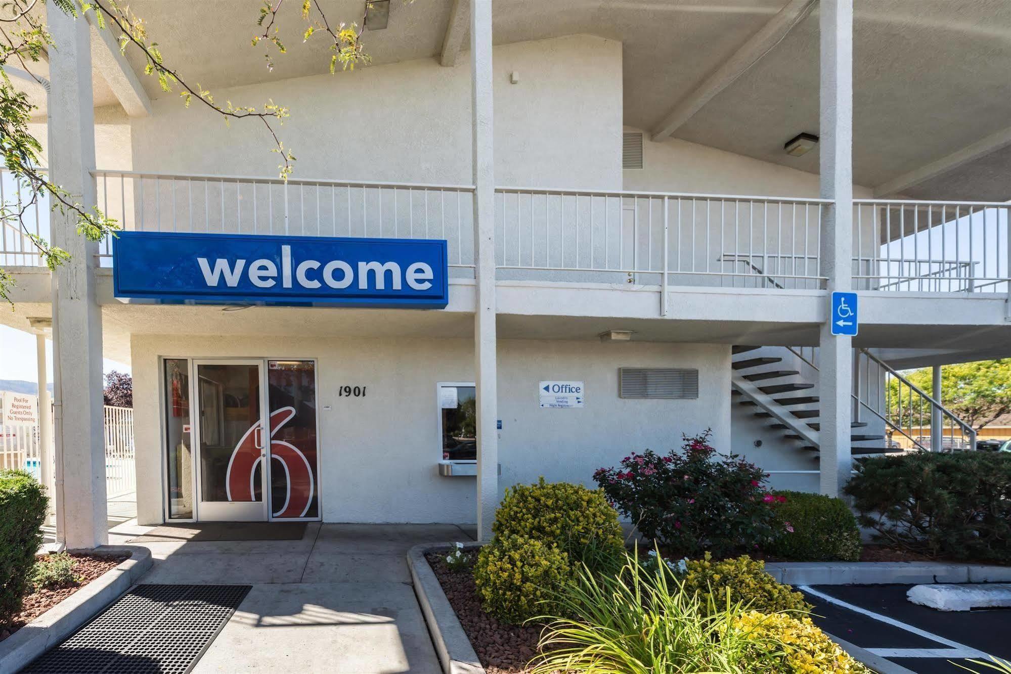 Motel 6-Reno, Nv - Virginia Plumb 외부 사진