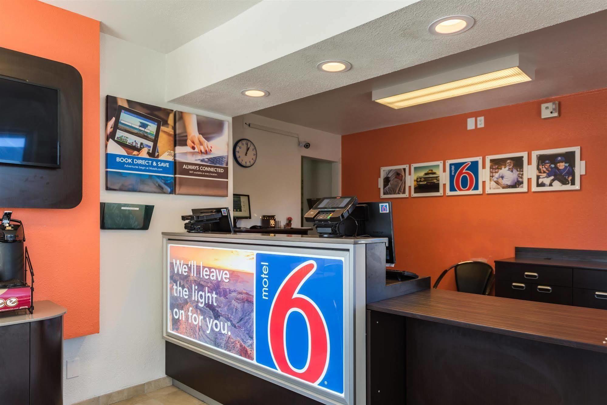 Motel 6-Reno, Nv - Virginia Plumb 외부 사진