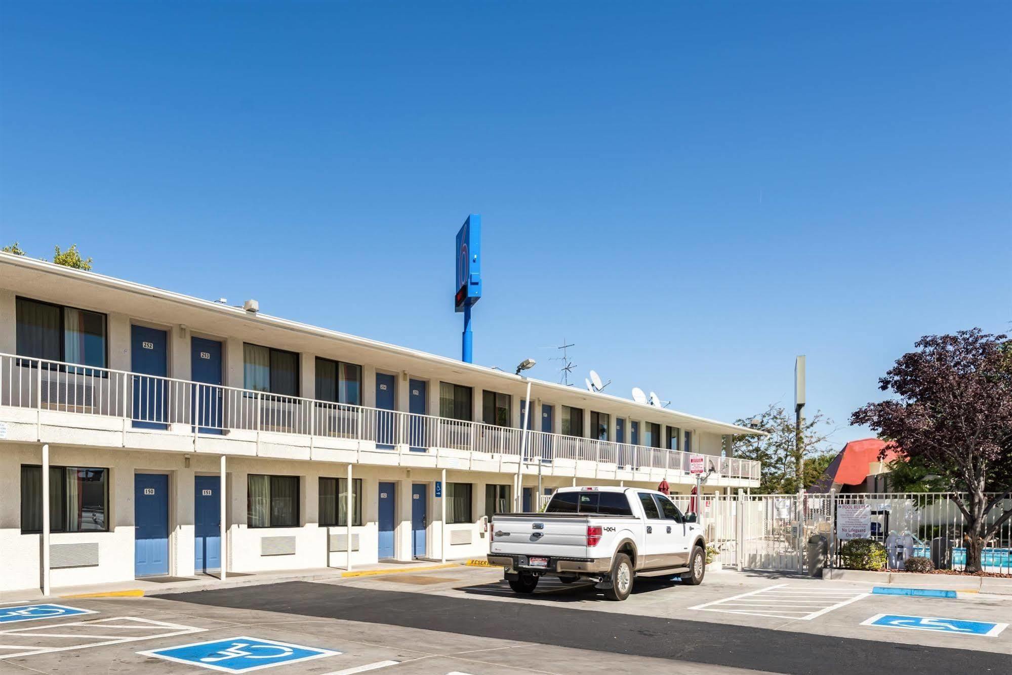 Motel 6-Reno, Nv - Virginia Plumb 외부 사진